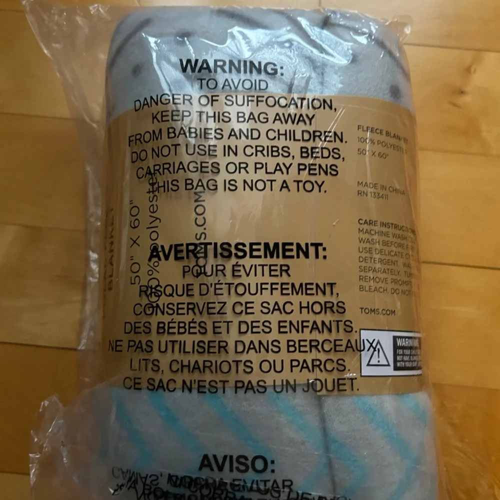 NWT TOMS Light Gray Aqua Blue Chevron Blanket 50x60 Polar Fleece Blanket NEW